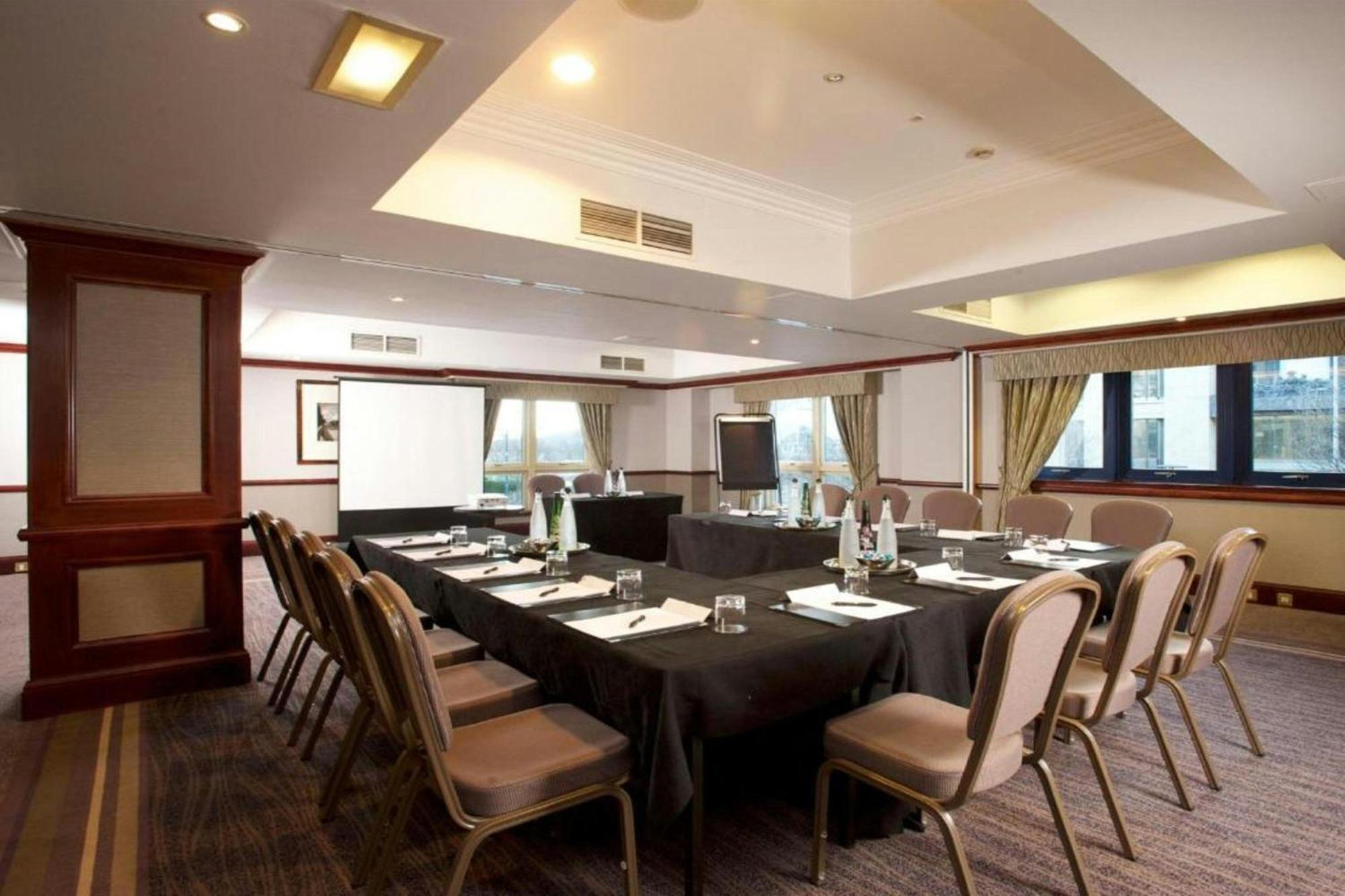 Edinburgh Marriott Hotel Holyrood מראה חיצוני תמונה